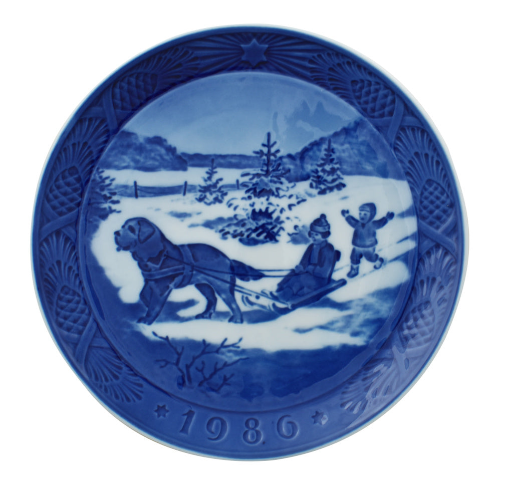 Royal copenhagen collector clearance plates